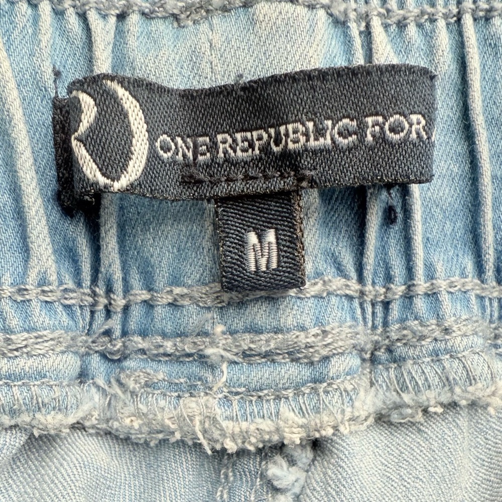 One Republic For All denim jogger jeans
Elastic waistband High Rise Casual - Picture 6 of 9